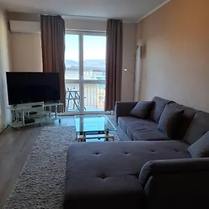 Flat At The Edge Of The Center + Parking Апартаменты Будапешт